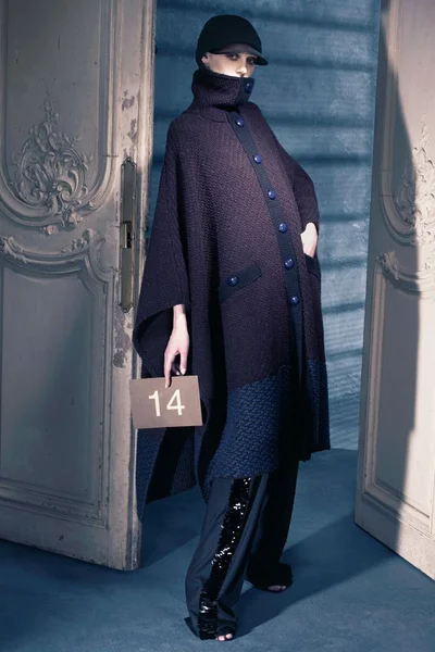 Look 10
